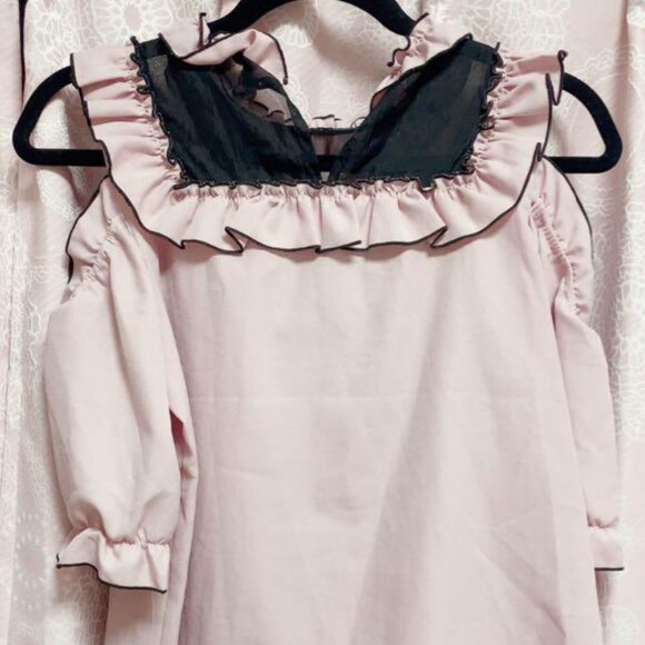 Dear My Love Cold Shoulder Puff Sleeve Sheer Front Bow Ruffle Blouse - Picture 2 of 3